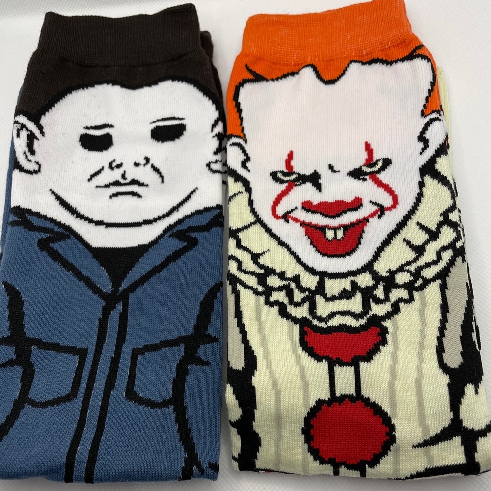 Horror socks Michael Myers / It
